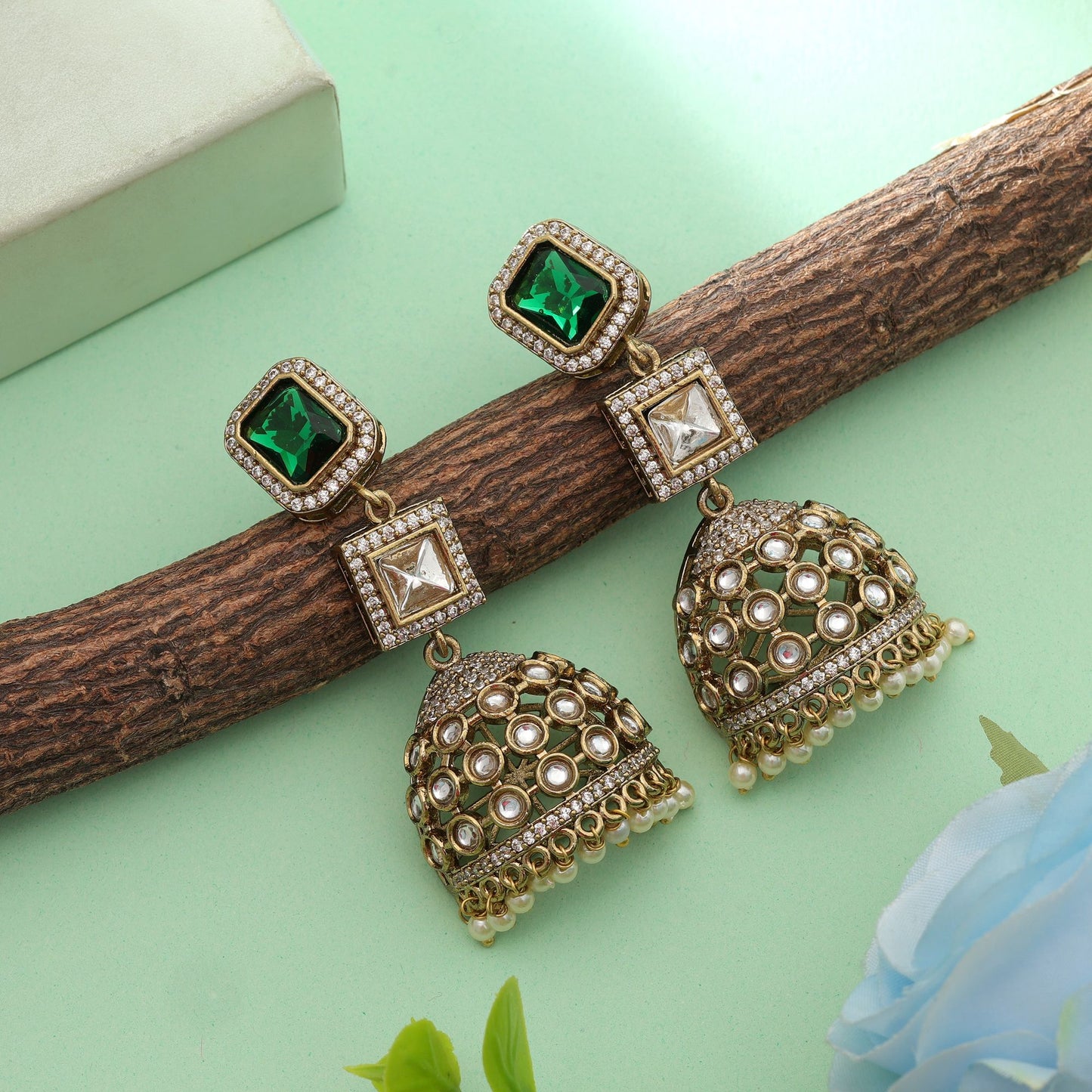 Grüne amerikanische Diamantohrringe Designer Festliche Stilvolle Schmuckkollektion Design