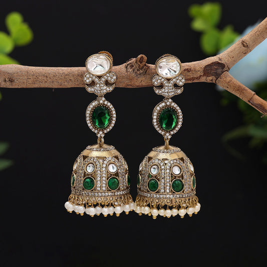 Bezaubernde grüne amerikanische Diamantohrringe mit Premium-Ethno-Schmuckdesignkollektion