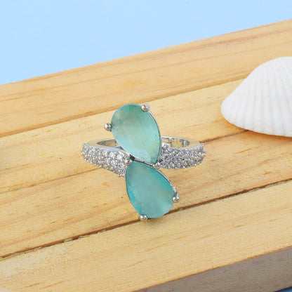 Einzigartiger Rama-Ring mit amerikanischem Diamant in Grün für einen lebendigen Stil