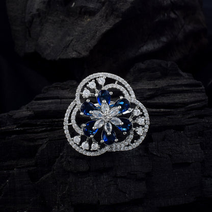 Stilvoller blauer amerikanischer Diamantring für Glamour bei Tag und Nacht
