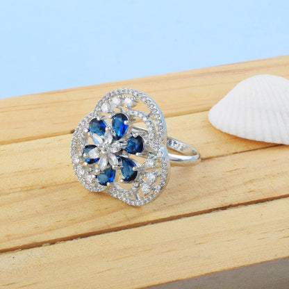 Stilvoller blauer amerikanischer Diamantring für Glamour bei Tag und Nacht