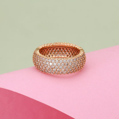 Wunderschöne goldfarbene Kombination aus 12 Ringen für traditionelle und moderne Looks