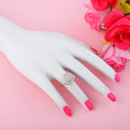 Moderner silberfarbener amerikanischer Diamantring für schicke Alltagsmode