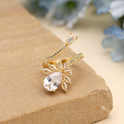 Amerikanischer Diamantring in Goldfarbe: Edler Glanz für elegante Modeliebhaber
