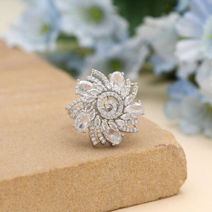 Silberner American Diamond Ring für minimalistische Eleganz mit brillantem Glanz