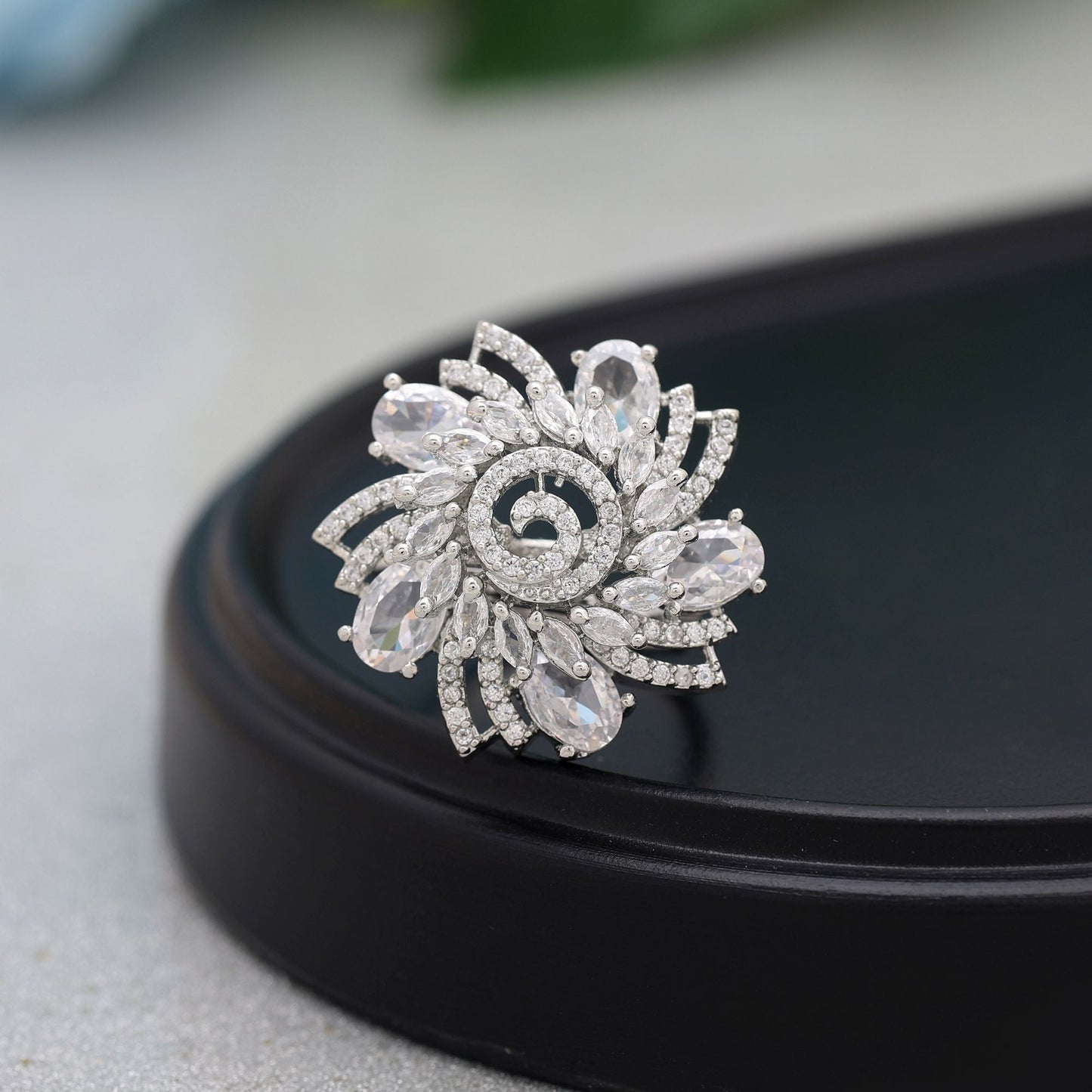 Silberner American Diamond Ring für minimalistische Eleganz mit brillantem Glanz