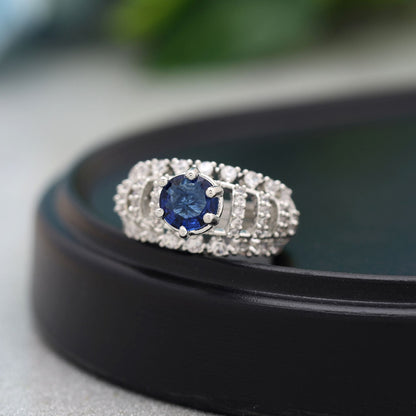 Blauer American Diamond Ring, gefertigt für auffällige Eleganz als Party-Accessoire