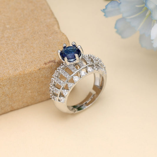 Blauer American Diamond Ring, gefertigt für auffällige Eleganz als Party-Accessoire