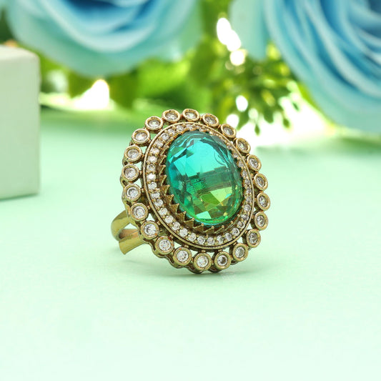 Grüner American Diamond Ring Stilvolle Trendige Ethnische Schmuckkollektion Design
