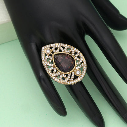 Lila Amerikanischer Diamantring Elegant Stilvolle Moderne Schmuckkollektion Design