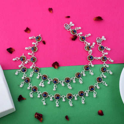 Exklusives, mehrfarbiges, oxidiertes Fußkettchen mit Pfauenfedern für Braut-, Kultur- und Party-Styling