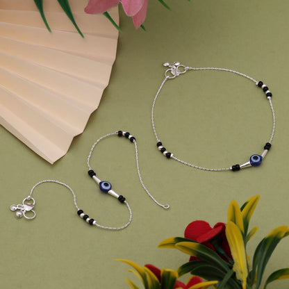 Einzigartiges Fußkettchen mit dem bösen Blick in Blau für Schutz und modischen Ethno-Schmuck-Look