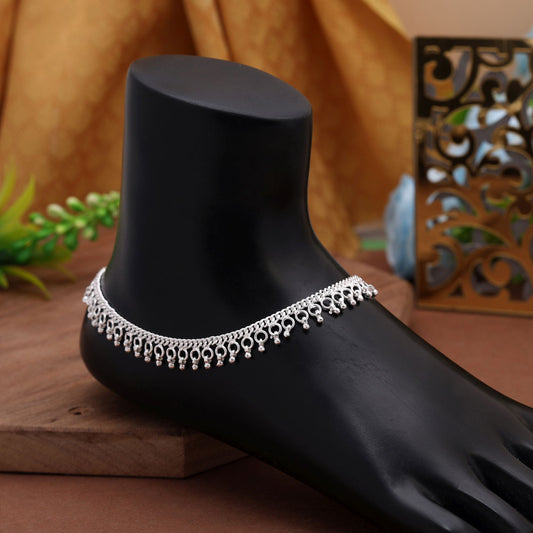 Silver Color Anklet Crafted For Traditional Elegance And Comfortable Everyday Wear
