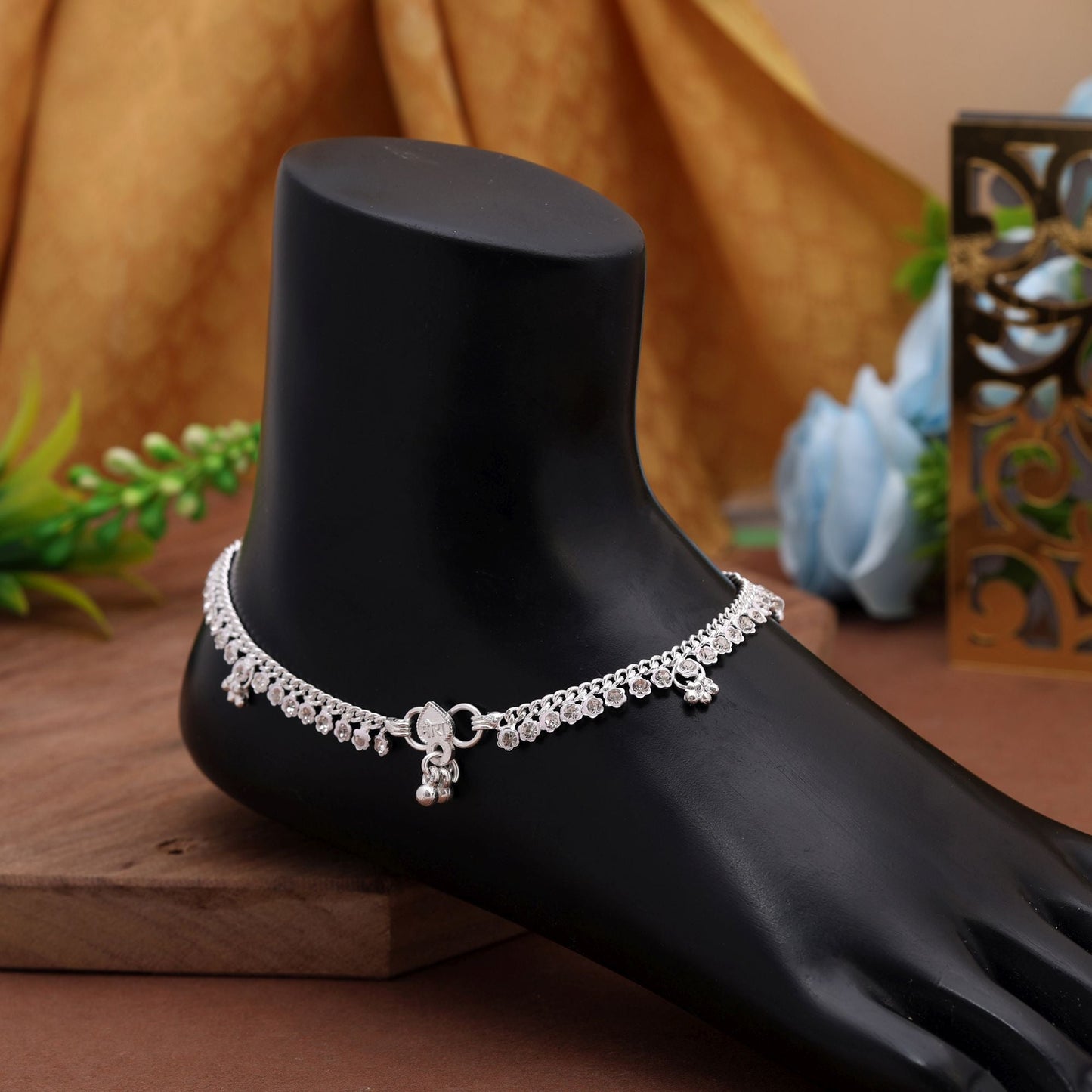 Silver Color Anklet Showcasing Timeless Design With Graceful Traditional Appeal