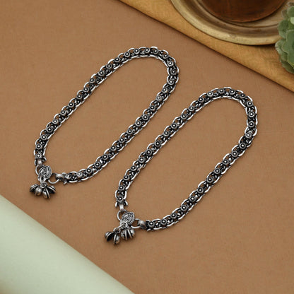 Silberfarbene oxidierte Fußkette traditioneller ethnischer Vintage-Stil Statement-Schmuckdesign