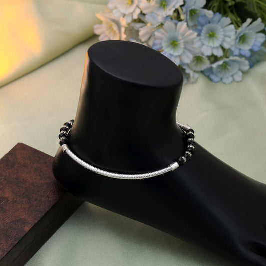 Trendige schwarze, oxidierte Fußkette für Boho-Party-Styling