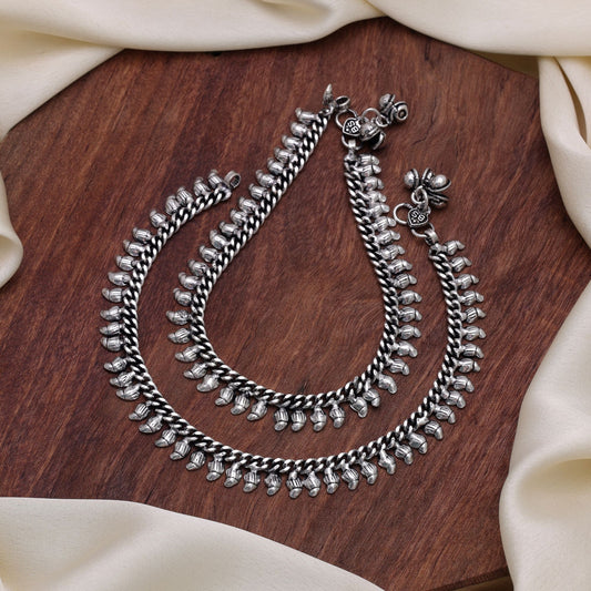 Silver Color Oxidised Anklet Featuring Elegant Traditional Ethnic Jewelry Design
