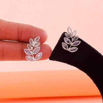 Elegante, anlaufgeschützte Ohrringe in Silberfarbe mit traditionellen Details für ethnische Outfits