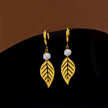 Attractive White Color Anti Tarnish Earrings Perfect for Bridal Jewelry and Wedding Celebrations