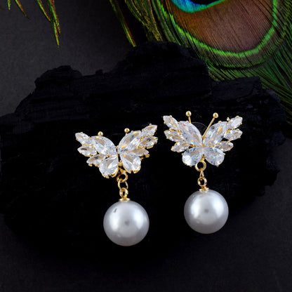 Elegante, anlaufgeschützte Ohrringe in Weiß für Festivals, Partys und indische ethnische Kleidung.