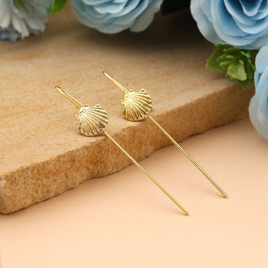 Goldfarbene Ohrmanschette, verziert mit aufwendigen Mustern zur Verstärkung eines eleganten, zeremoniellen Stylings