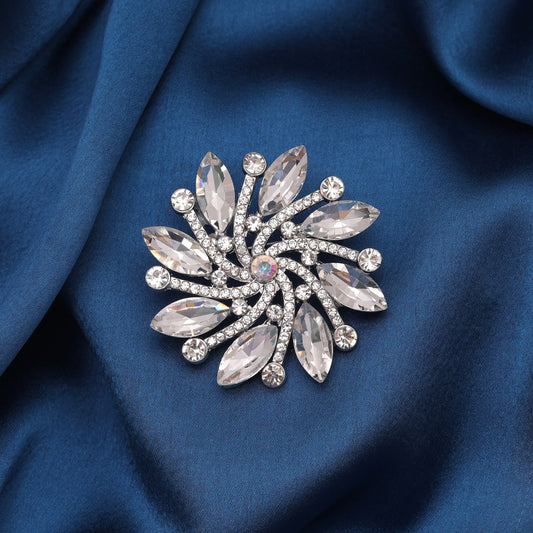 White Color Floral Design Brooch with Elegant Flower Pattern for Stylish Fashion Accessories Collection