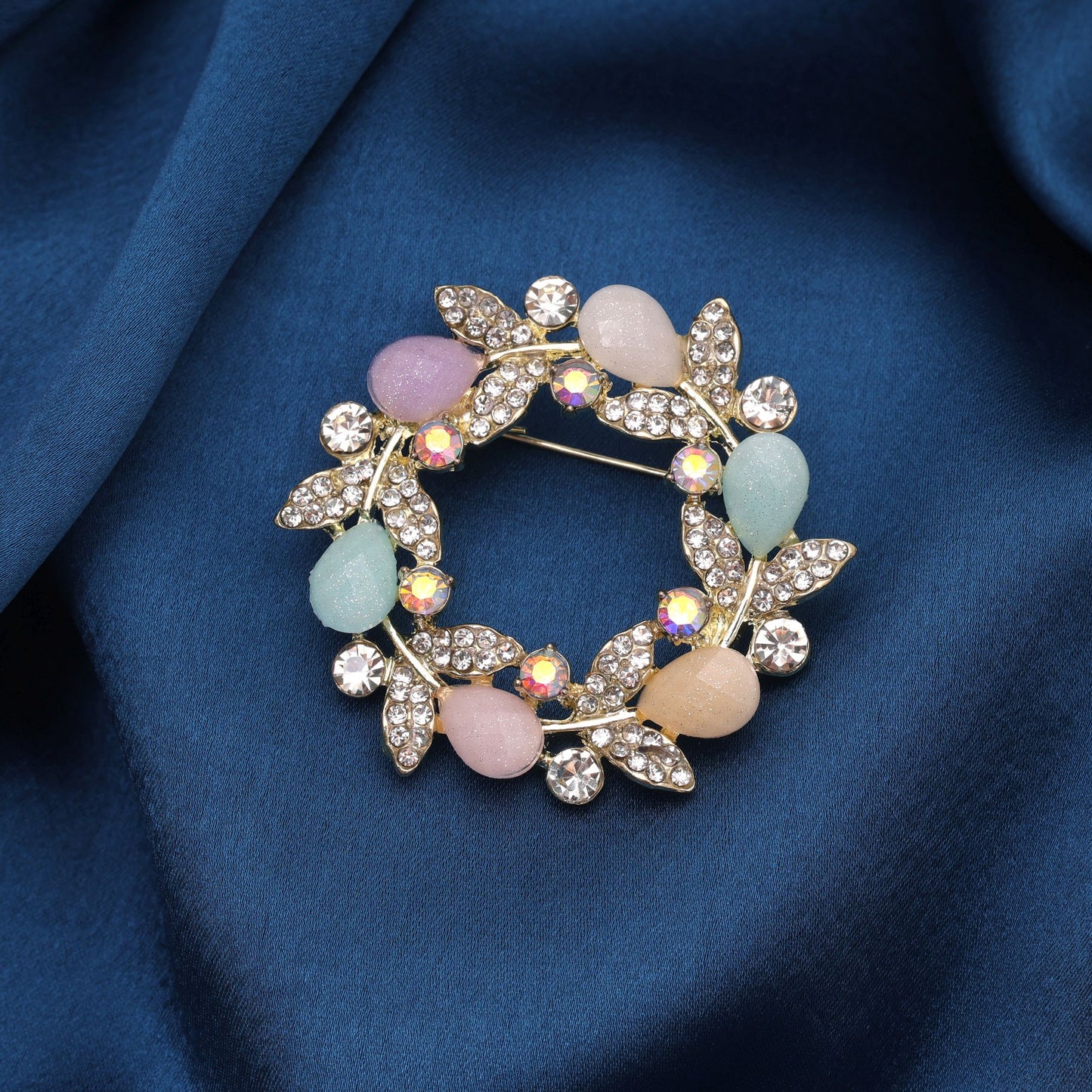 Multi Color Floral Design Brooch Featuring Vibrant Decorative Design for Modern Style Lovers