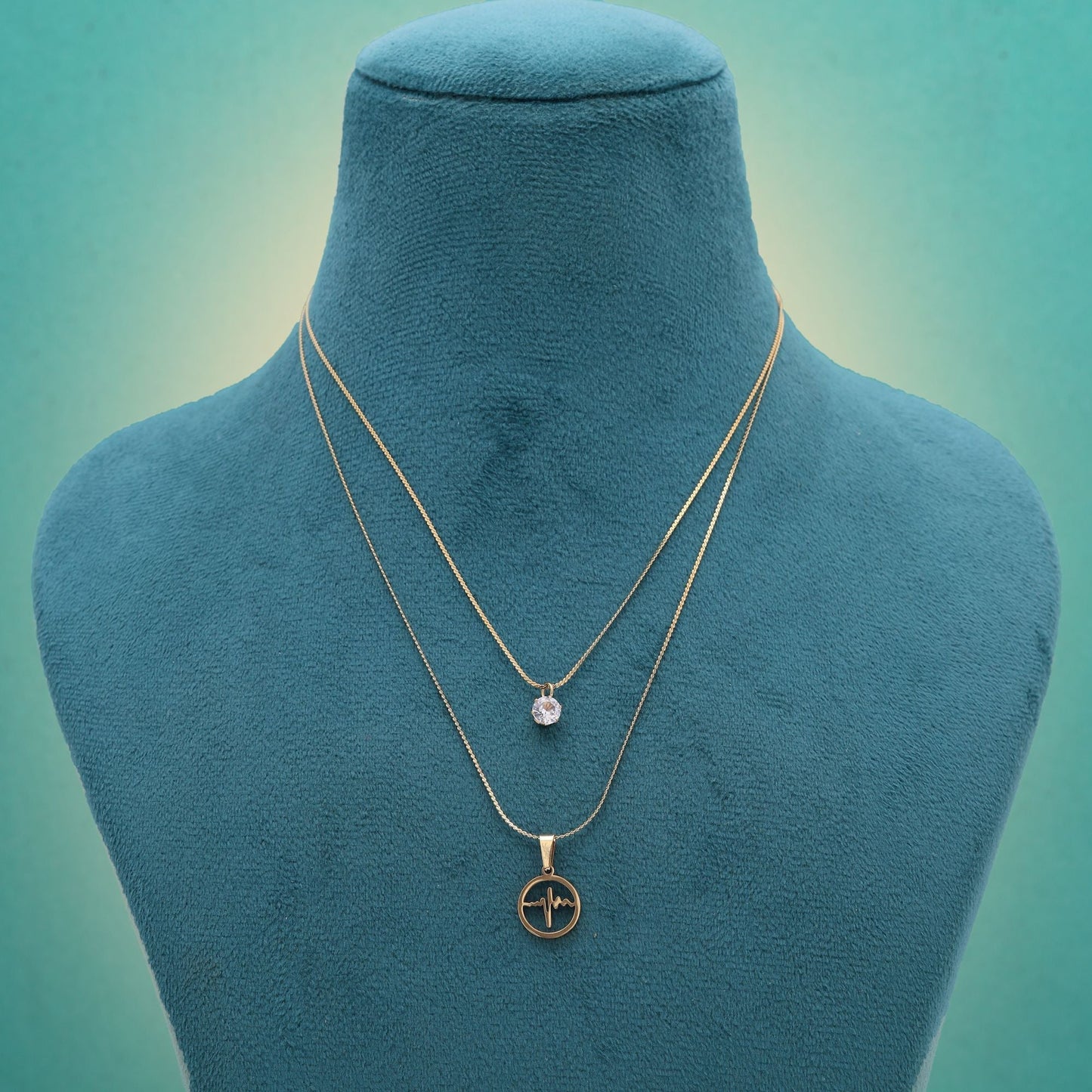 Goldfarbene, anlaufbeständige Edelstahlkette, ideal als Geschenk und für festliche Anlässe