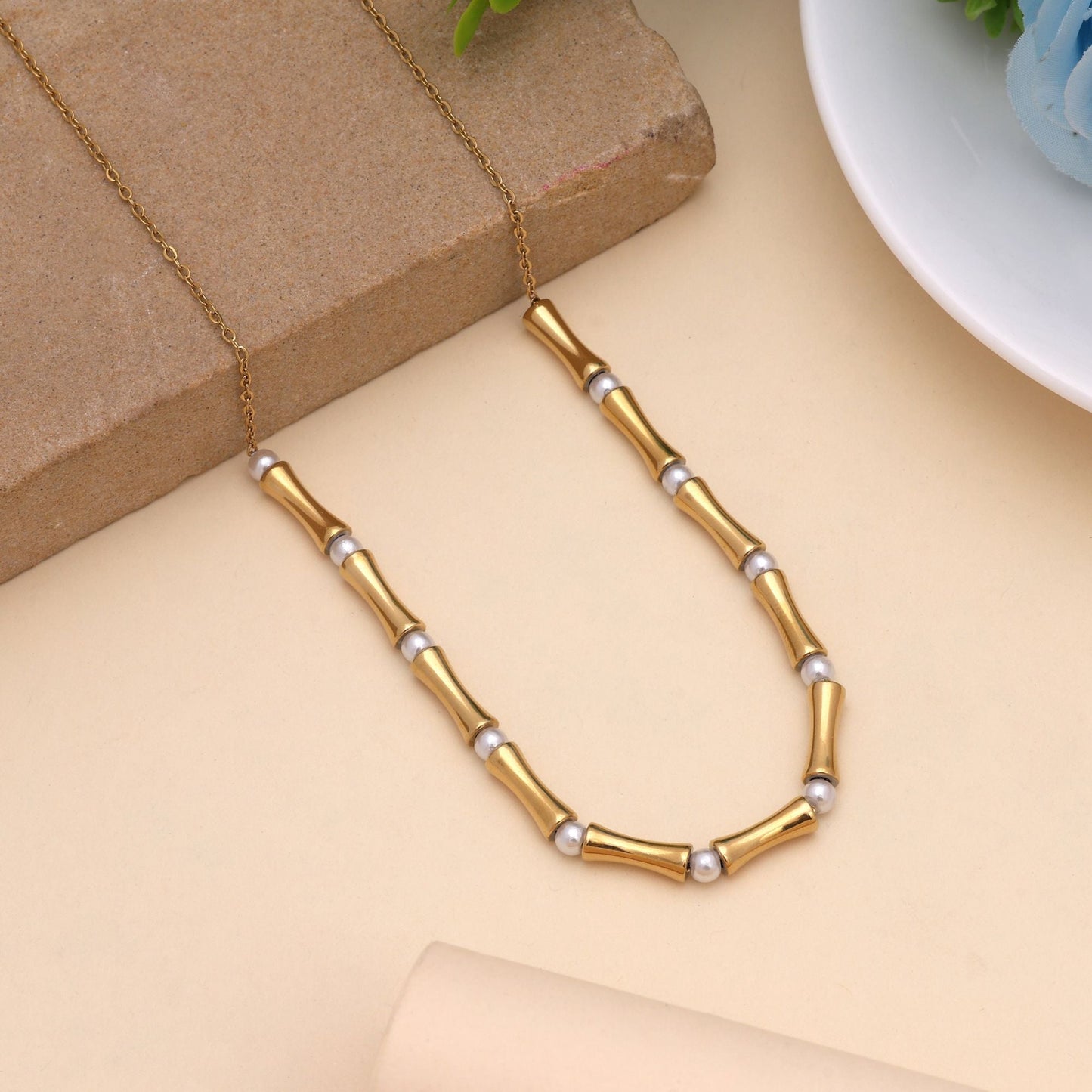 Gold Color Stainless Steel Anti Tarnish Necklace Perfect For Casual And Party Styling