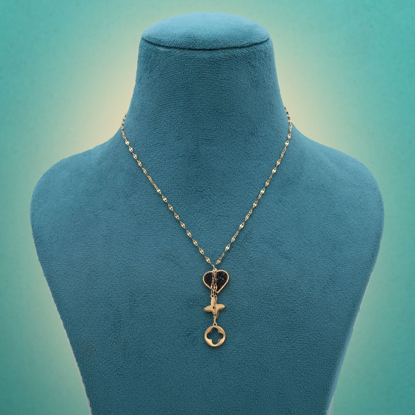 Black Color Stainless Steel Anti Tarnish Necklace Designed With Bold And Classy Appearance