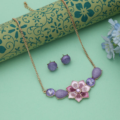 Lila Blüten-Design Anlaufgeschütztes Halsketten-Set mit königlich inspiriertem Design-Touch