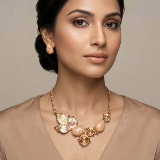 Goldfarbenes, anlaufgeschütztes Halsketten-Set mit edel-klassischem, elegant glänzendem Finish