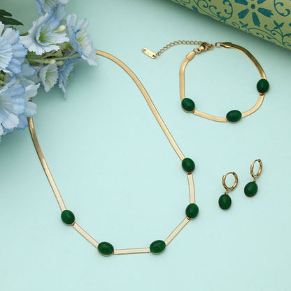 Grünes, anlaufbeständiges Halsketten-Set mit stilvollem, zeitgenössischem Schmuck-Flair