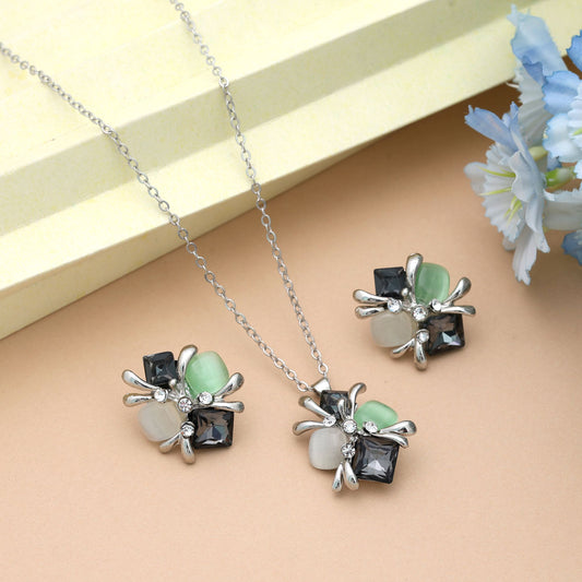 Schwarzes, anlaufgeschütztes Halsketten-Set mit markantem, minimalistischem Statement-Schmuck