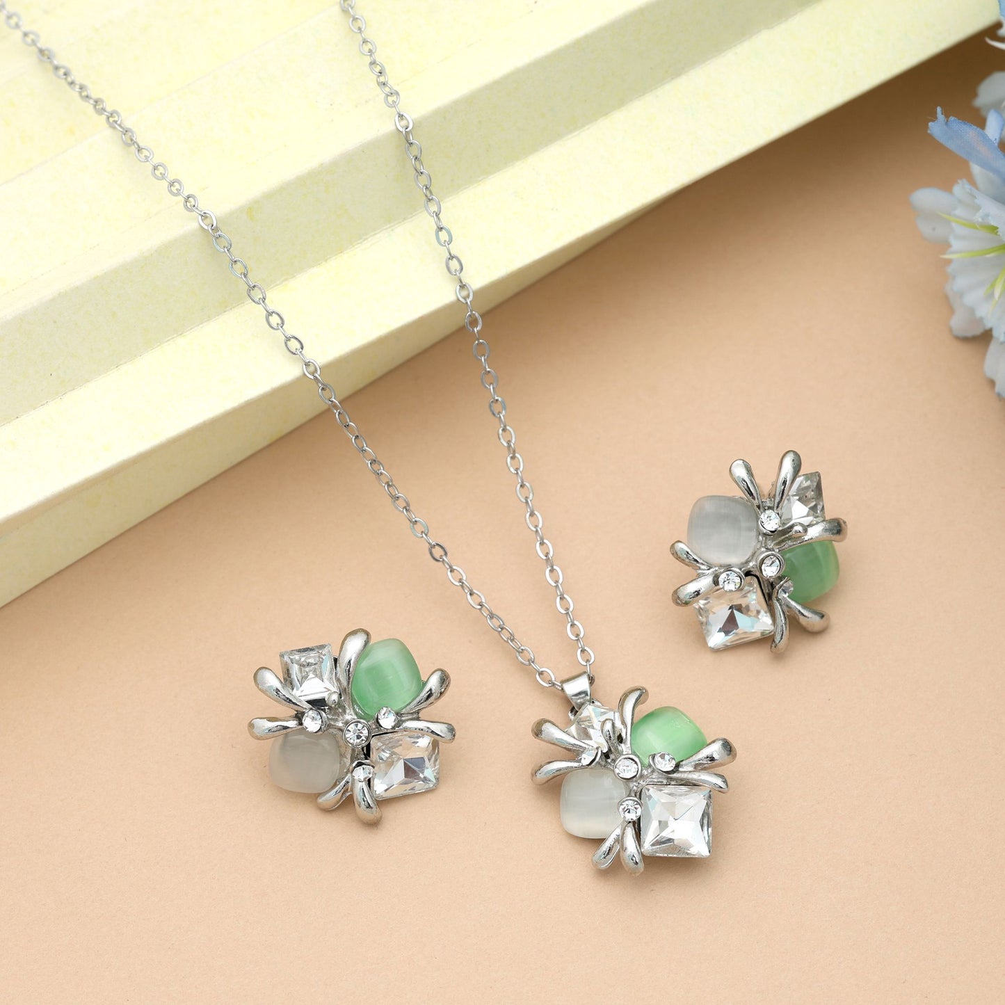 Pistaziengrünes Anlaufgeschütztes Halsketten-Set mit Weichem, Elegantem Ethnischen Look