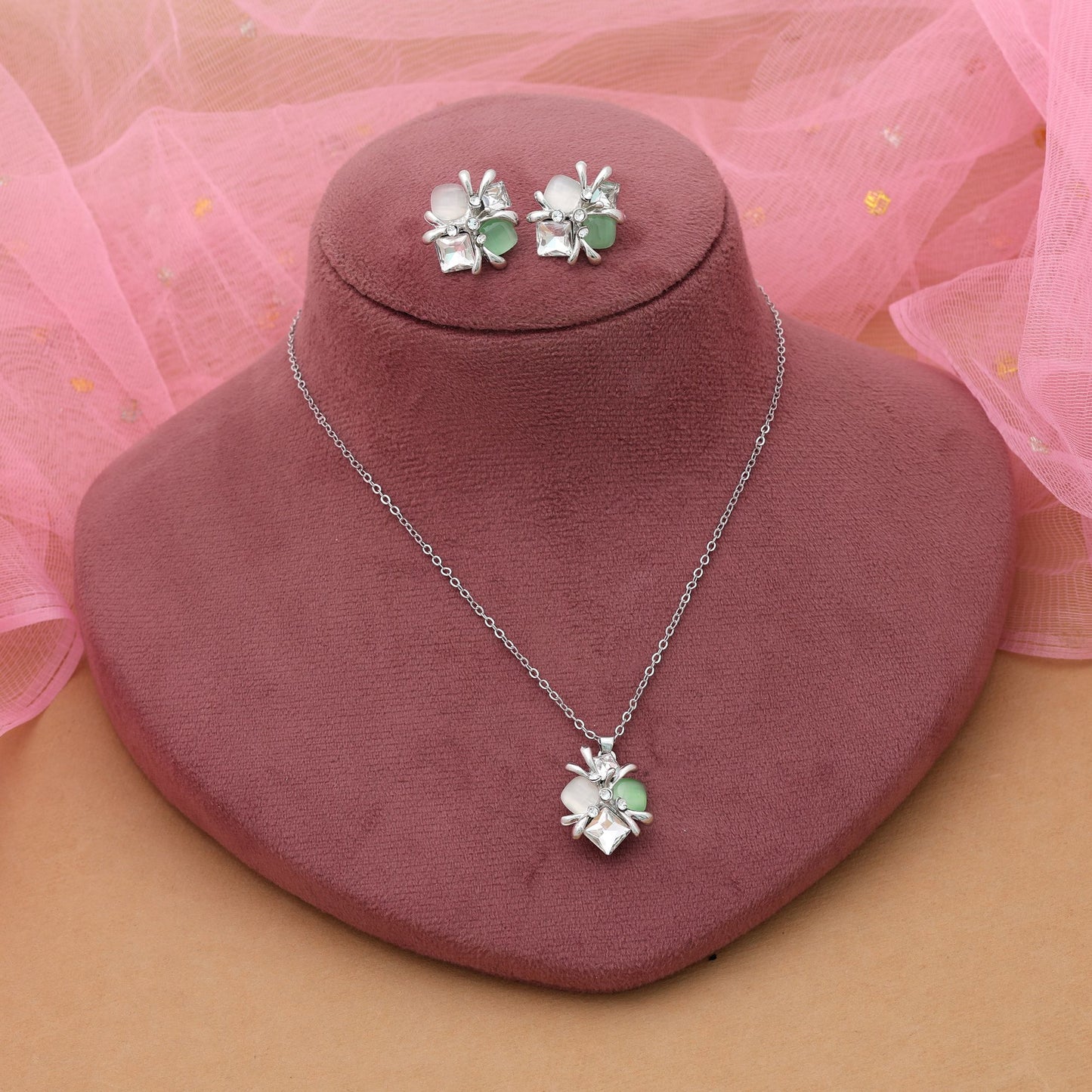 Pistaziengrünes Anlaufgeschütztes Halsketten-Set mit Weichem, Elegantem Ethnischen Look