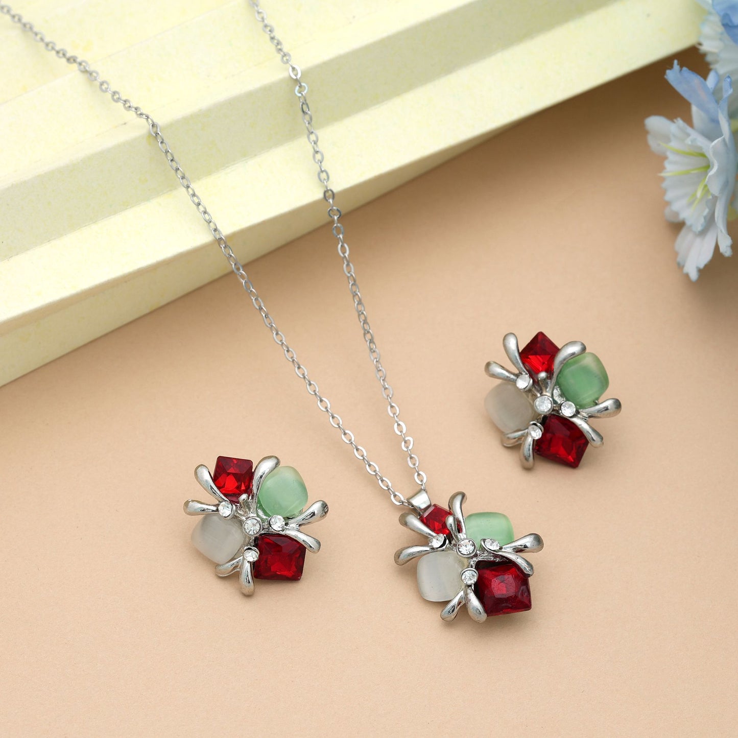 Rotes Anlaufgeschütztes Collier-Set mit traditionellem Festtags-Look