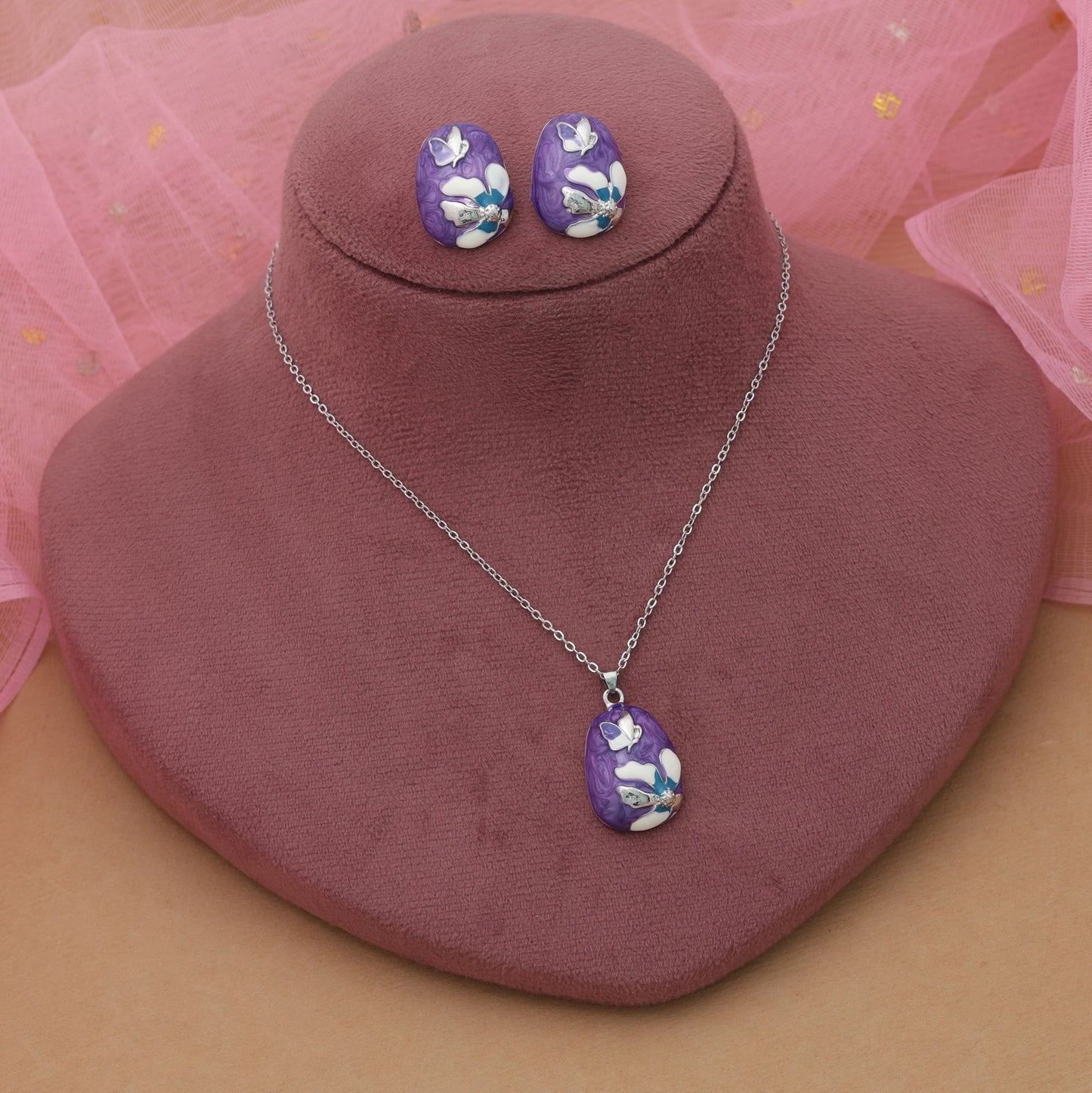 Violettes Meena Work Anti-Tarnish Halsketten-Set mit klassischem ethnischem Handwerksdetail