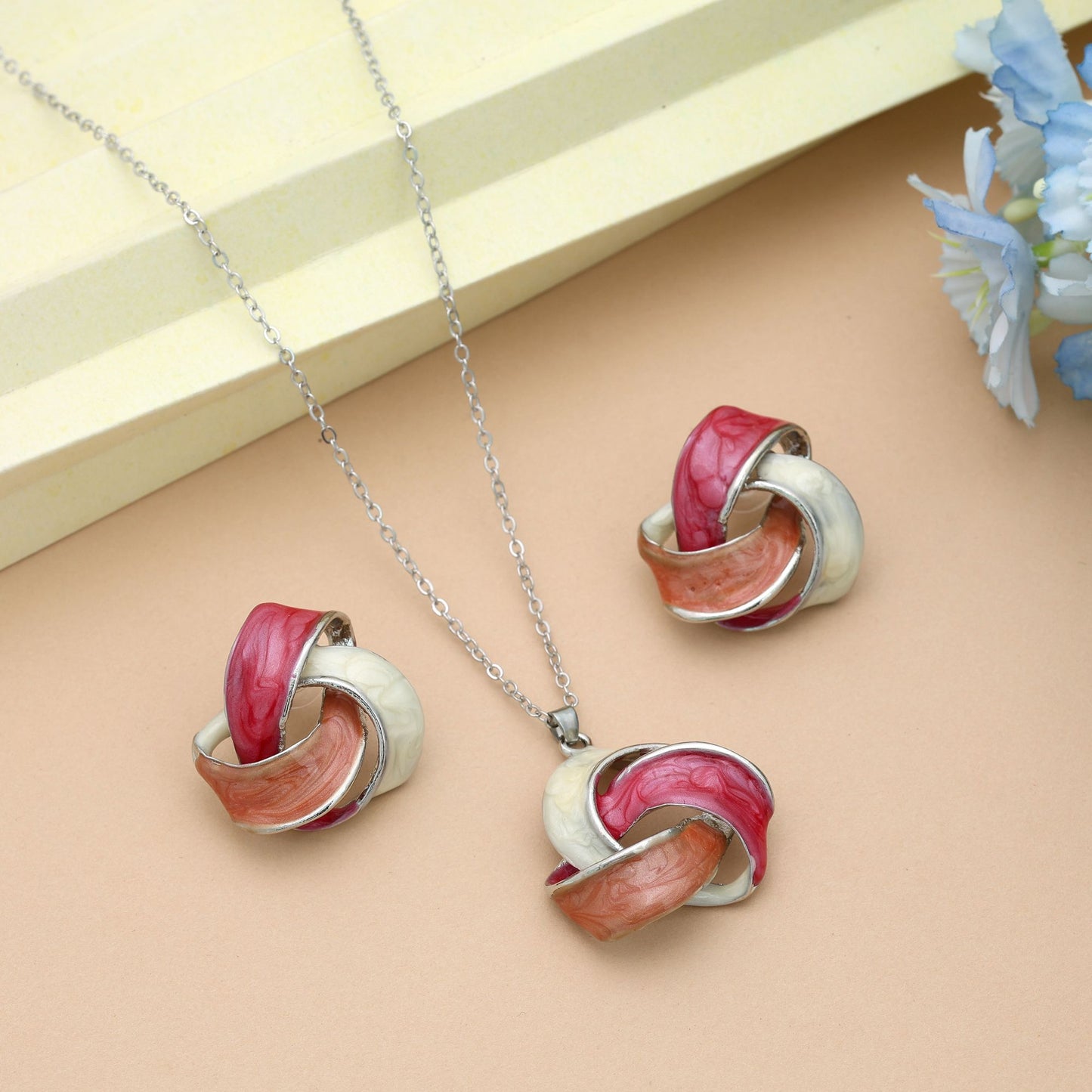 Dunkelrosa farbenes Meena-Arbeit, anlaufgeschütztes Halsketten-Set mit hellem Mode-Charm