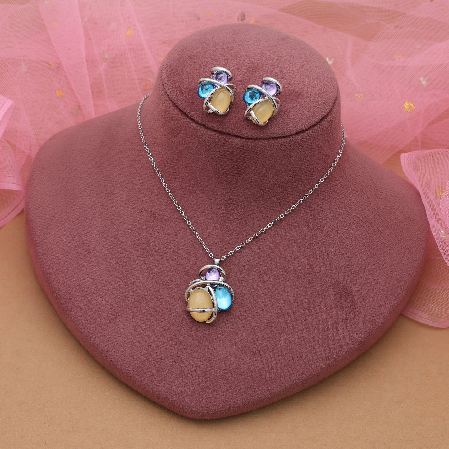 Hellgelbes, anlaufgeschütztes Halsketten-Set mit strahlend elegantem Schmuck-Appeal