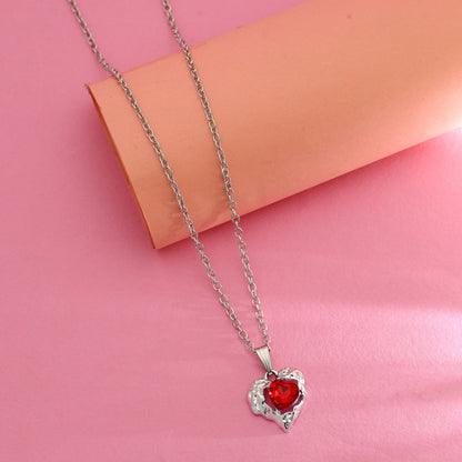 Rote herzförmige, anlaufgeschützte Halskette – markanter, romantischer Statement-Schmuck