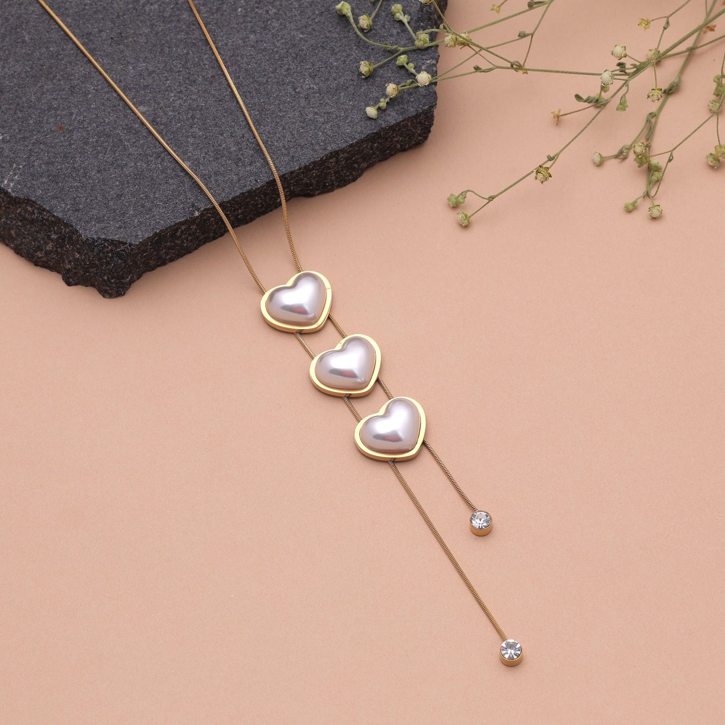 White Color Anti Tarnish Necklace with Long Lasting Premium Shine