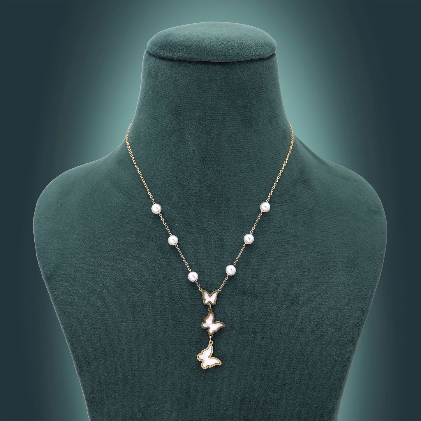 White Color Anti Tarnish Necklace with Sophisticated Contemporary Styling