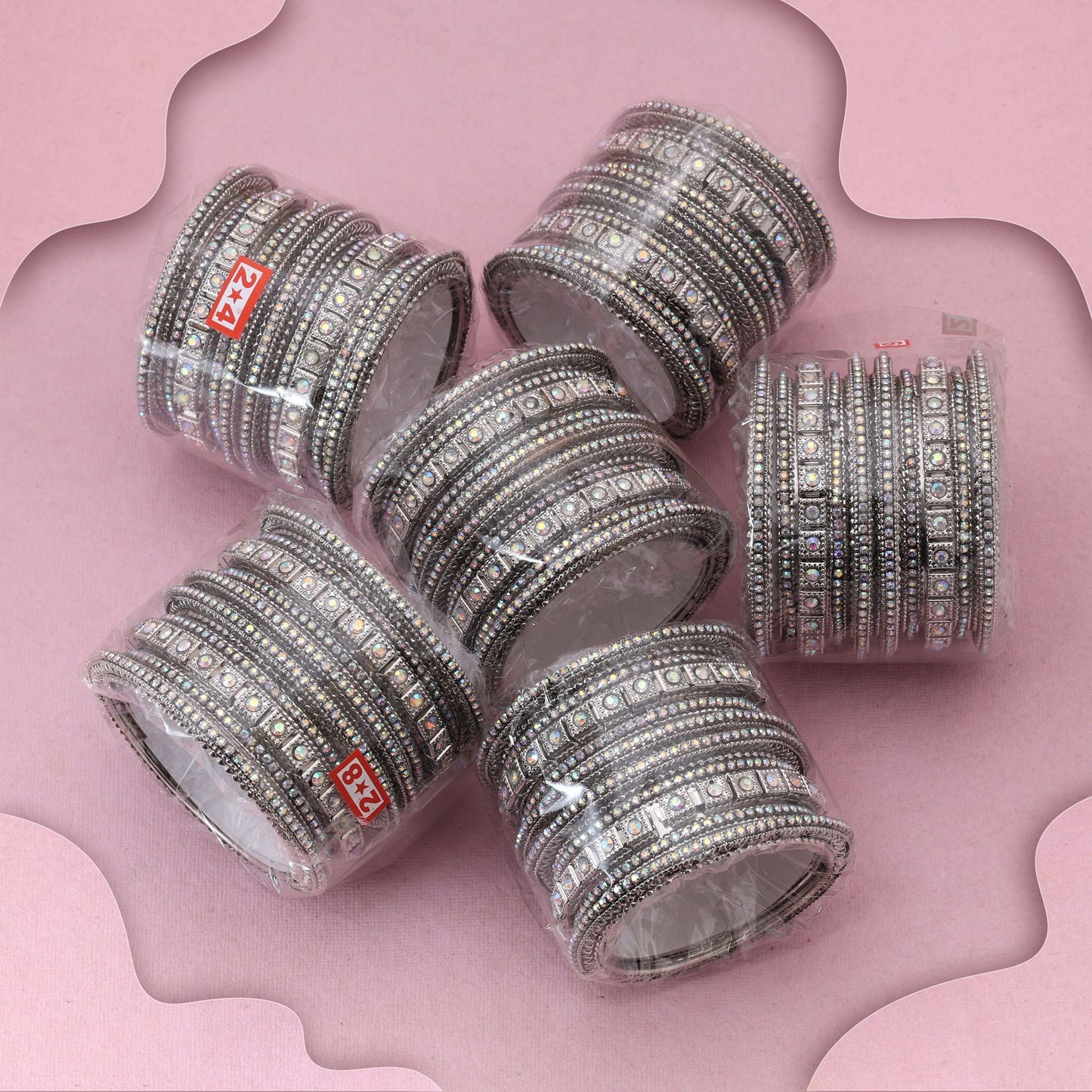 Atemberaubendes silberfarbenes 6er-Set Armreifen-Kombination mit Designer-Ethno-Muster