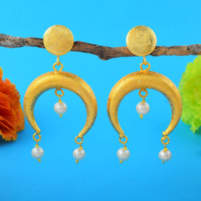 Attractive Gold Color Fashion Earrings Perfect For Women’S Party Wear And Traditional Styling