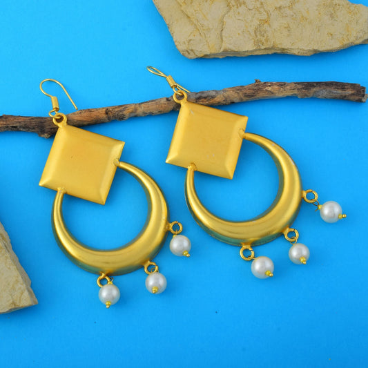 Elegant Gold Color Fashion Earrings Crafted With Premium Artistic Work For Bridal Jewelry Fashion