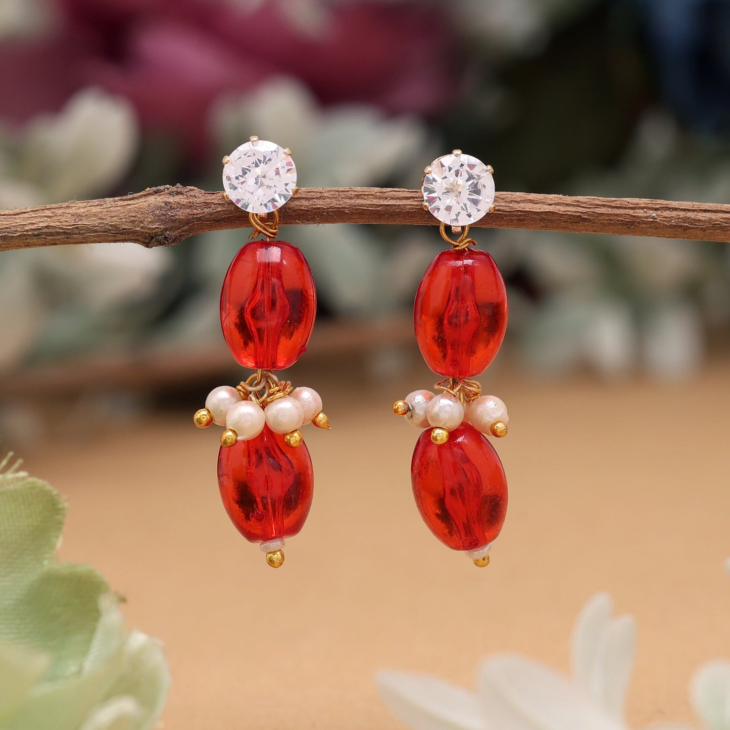 Modische Ohrringe mit traditionellen Details, perfekt für Hochzeiten und festliche Anlässe
