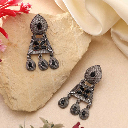 Black Color Fashion Earrings With Modern Chic Design For Daily And Party Wear