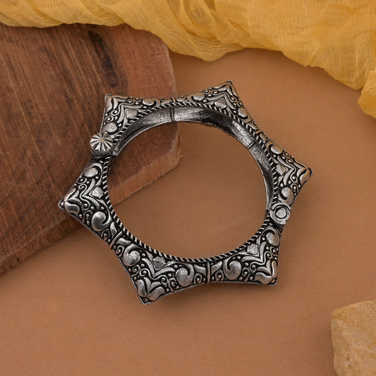 Stunning Silver Color Oxidised Openable Bracelet Ideal For Gift Or Personal Use