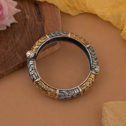 Fashion Fusion Gold & Silver Color Two Tone Oxidised Openable Bracelet Design